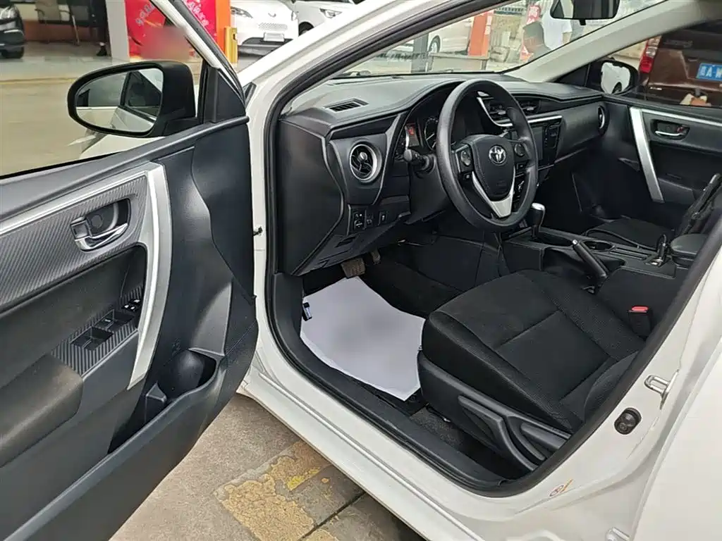 Toyota Corolla 2017 Facelift 1.2T S-CVT GL-i фото 16