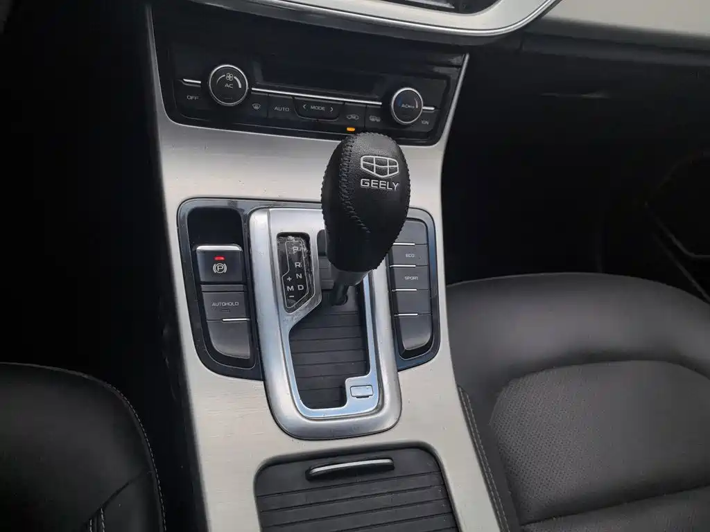 Фото 13 - Geely Emgrand GL
