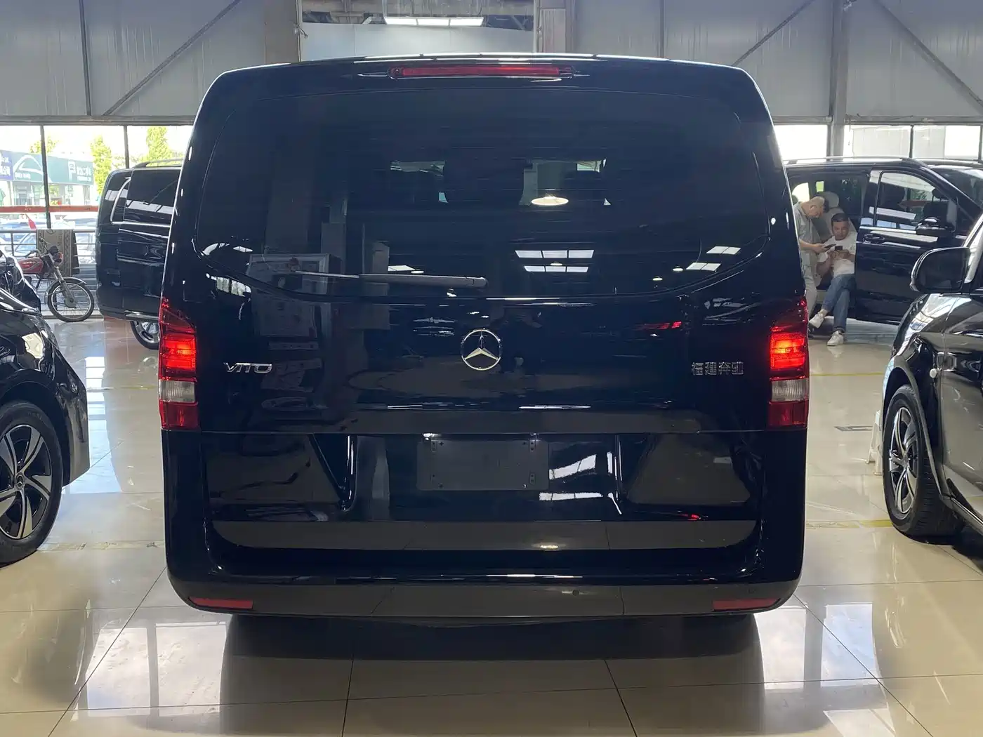 Photo 11 - Mercedes-Benz Vito