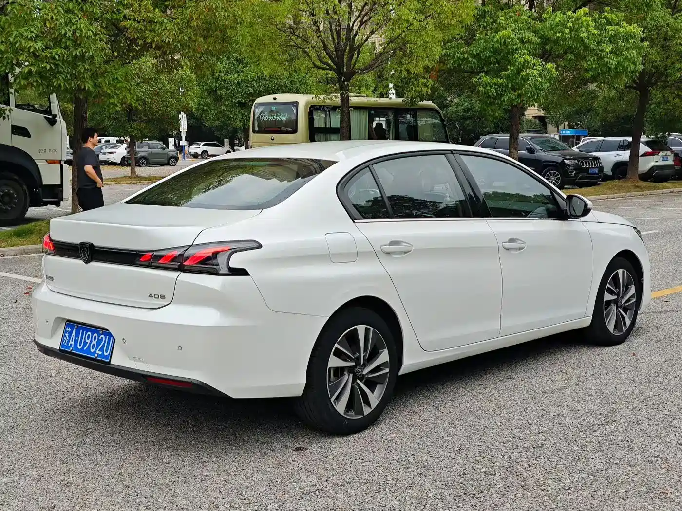 Peugeot 408 2023 2022 1.6T Light Chaser Edition