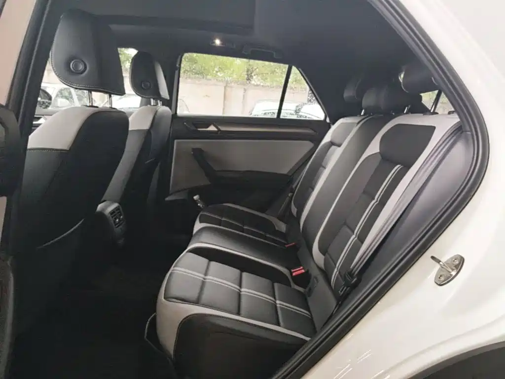 Volkswagen T-ROC 2025 2025 Facelift 300TSI DSG 2WD Dawn Edition