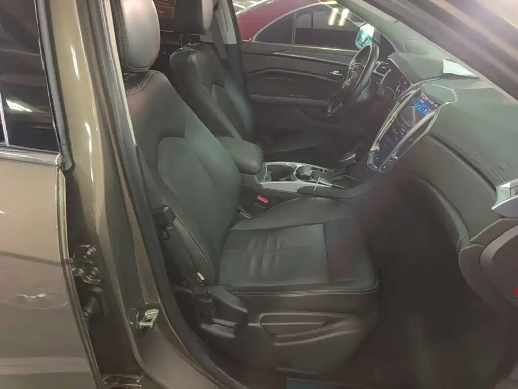 Photo 25 - Cadillac SRX