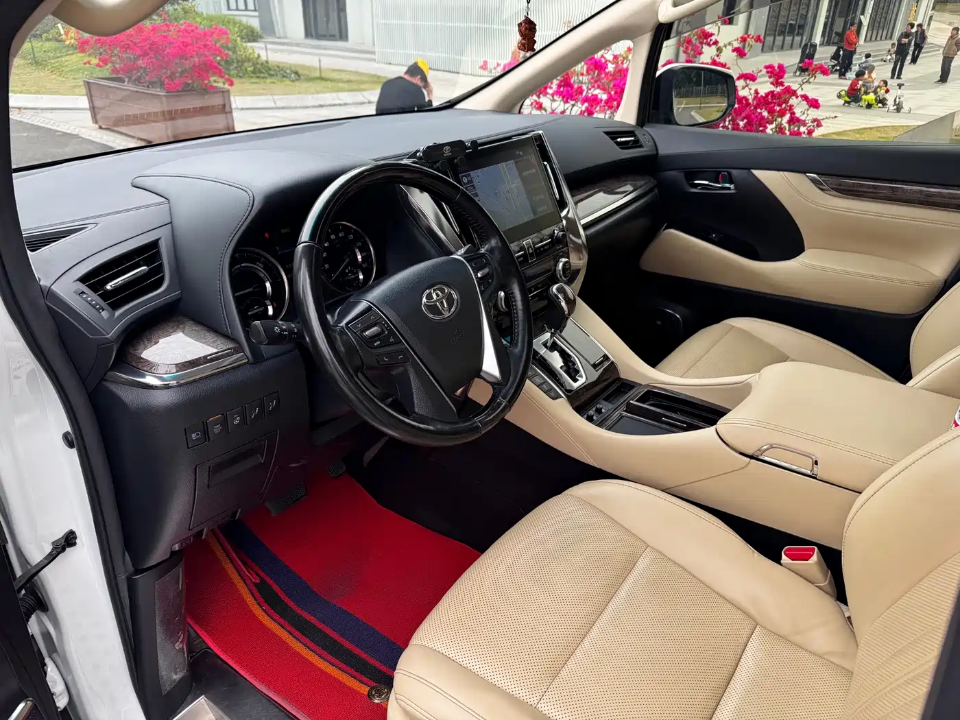 Toyota Alphard 2021 Hybrid 2.5L Premium фото 7