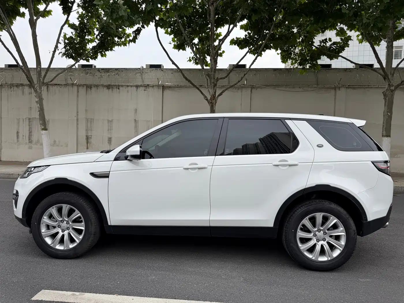 Land Rover Discovery Sport 2019 240PS SE Edition China V фото 7