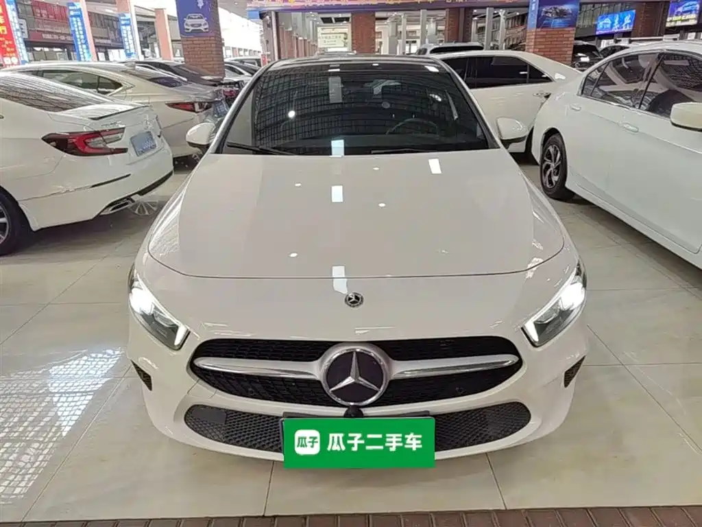 Mercedes-Benz A-Class (Import) 2019 A 200 Dynamic Version фото 3