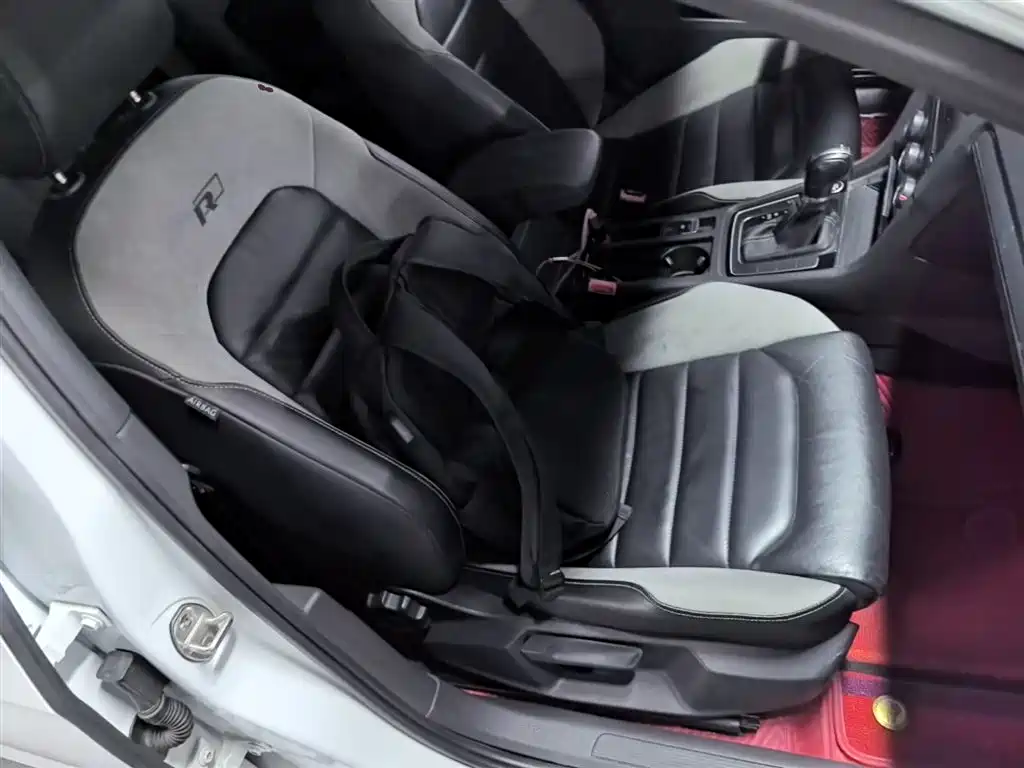 Volkswagen Golf 2019 280TSI DSG R-Line (China V) фото 25