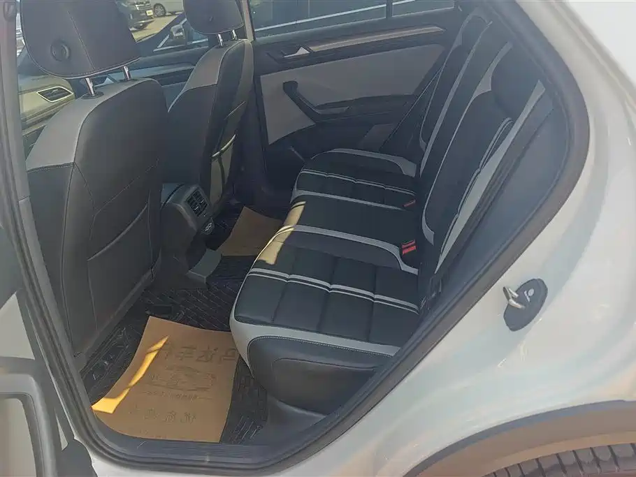 Volkswagen T-ROC 2025 300TSI DSG 2WD Dawn Edition фото 11