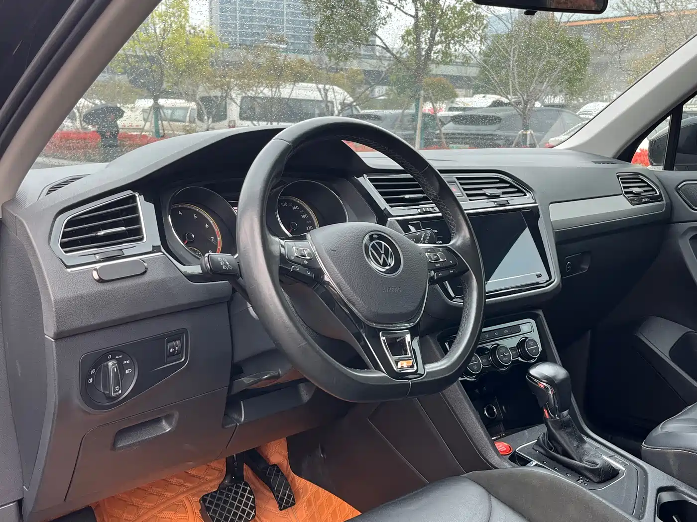 Volkswagen Tiguan L 2021 330TSI Automatic 2WD Smart фото 10