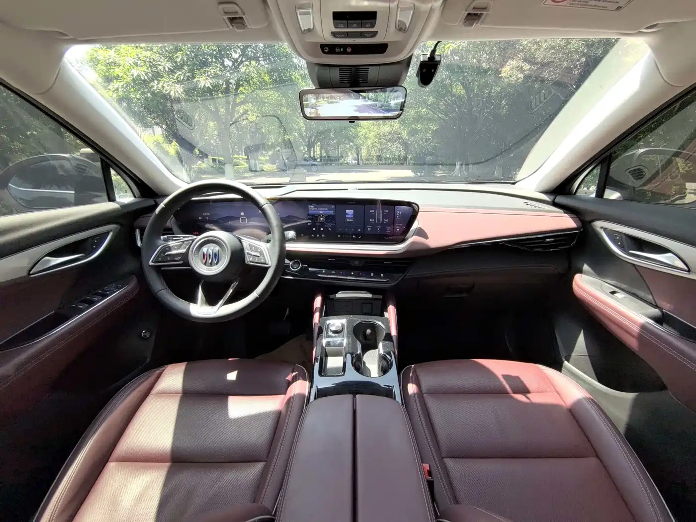 Buick Envision Plus 2025 Enclave Plus 28T 2WD Platinum Edition фото 4