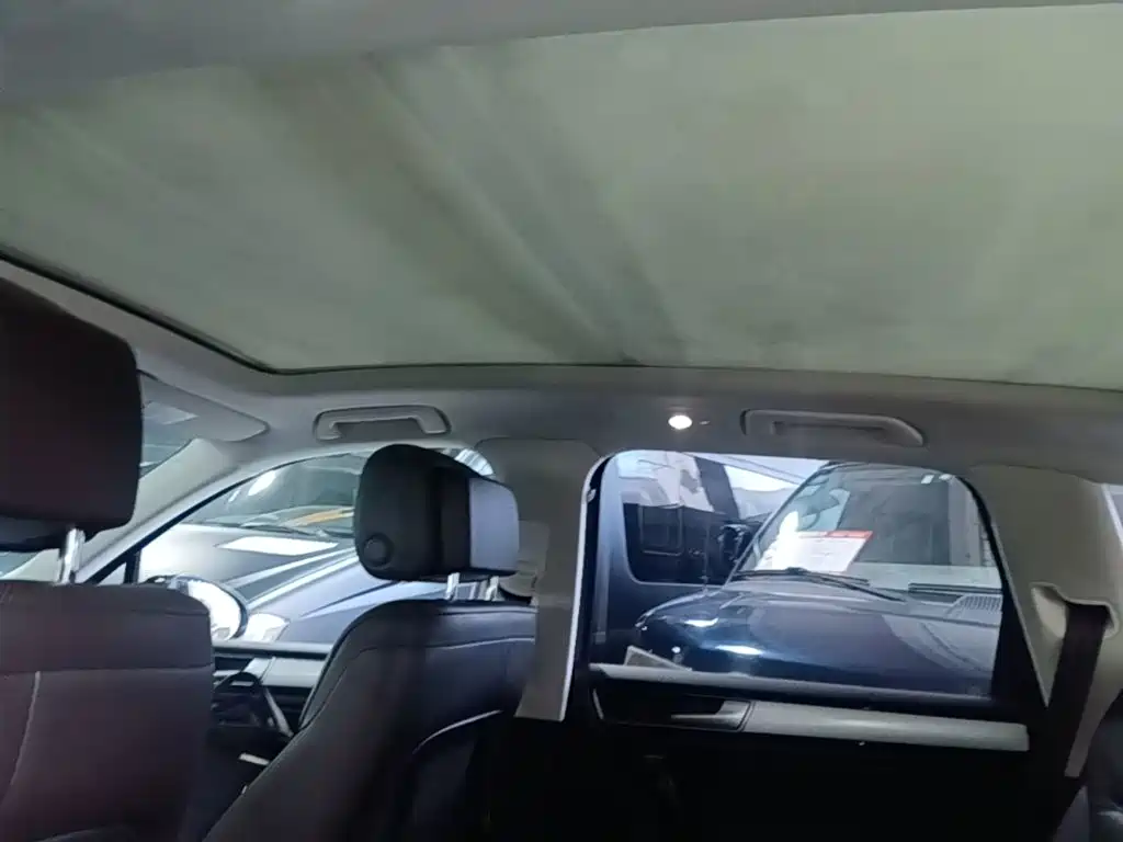 Volkswagen Touareg 2019 2017 3.0TSI Explorer Edition