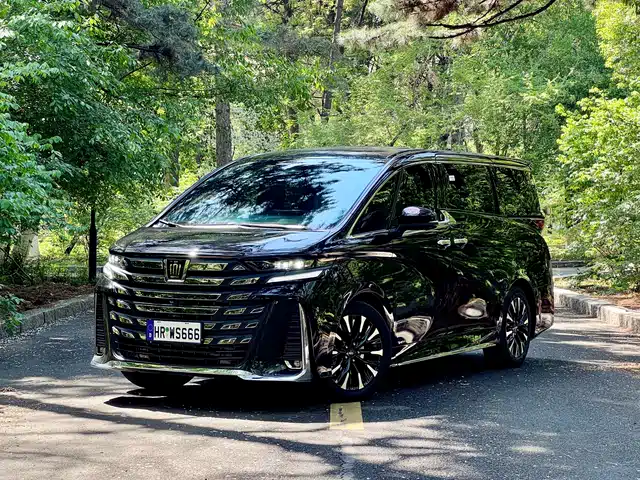Toyota Vellfire 2024 Crown Hybrid 2.5L Premium Edition