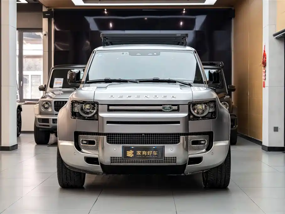 Land Rover Defender 2023 Model Year 130 3.0T P400 HSE фото 2