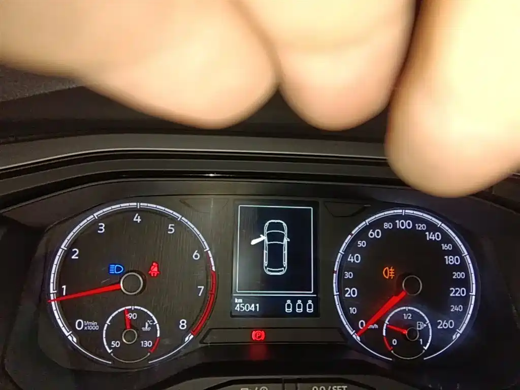 Volkswagen Polo 2019 Plus 1.5L Automatic Panorama Enjoyment Edition фото 12