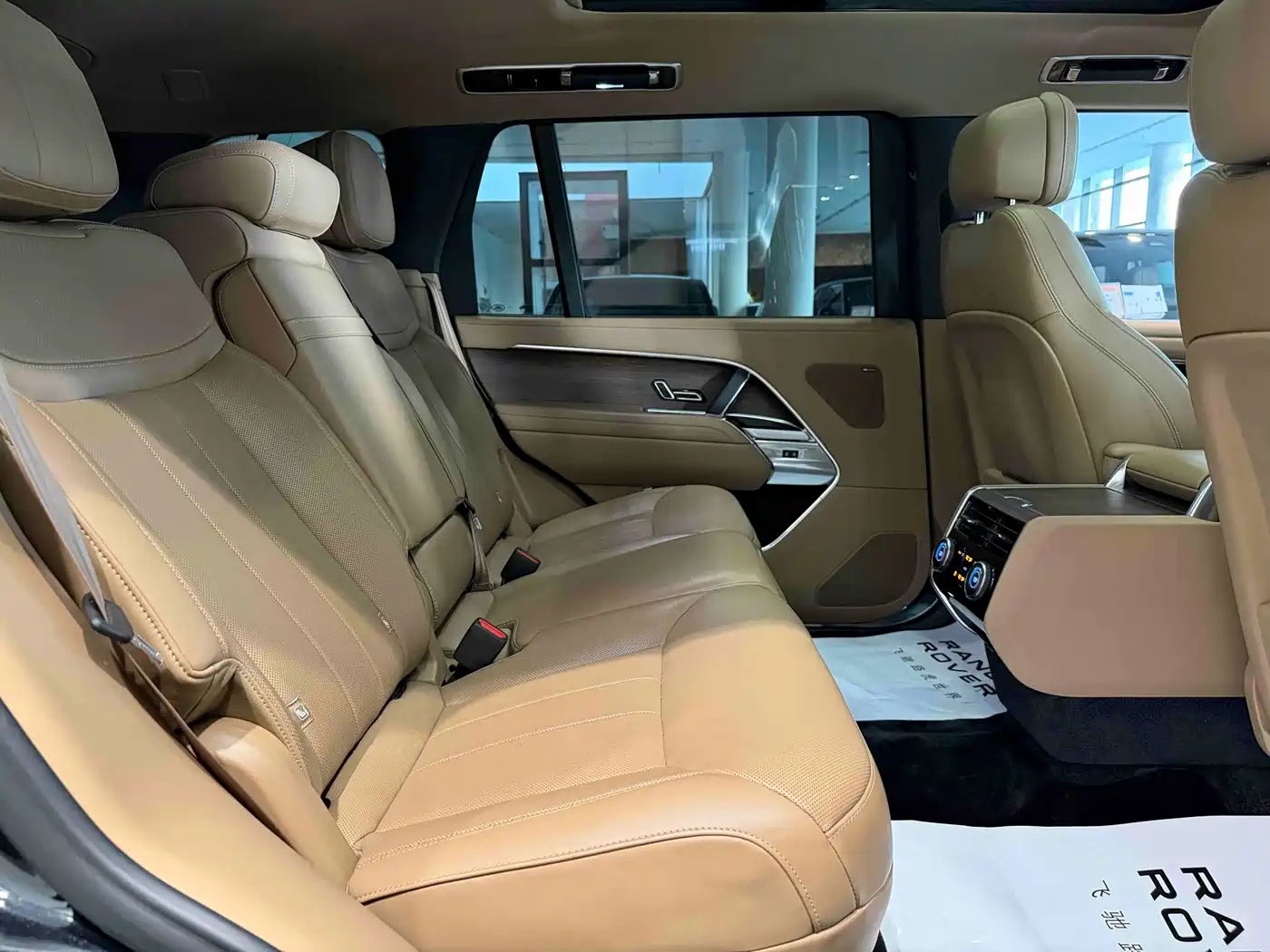 Land Rover Range Rover 2025 2025 3.0 L6 400PS Flourishing Era Extended Wheelbase
