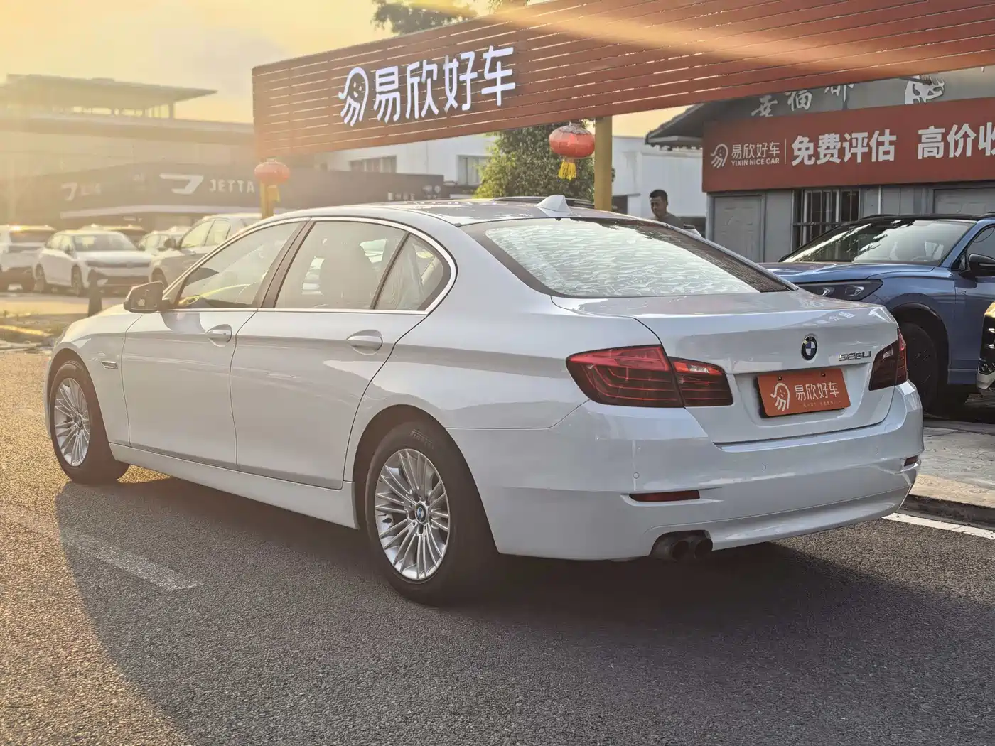 BMW 5 Series 2014 525Li Leading фото 9