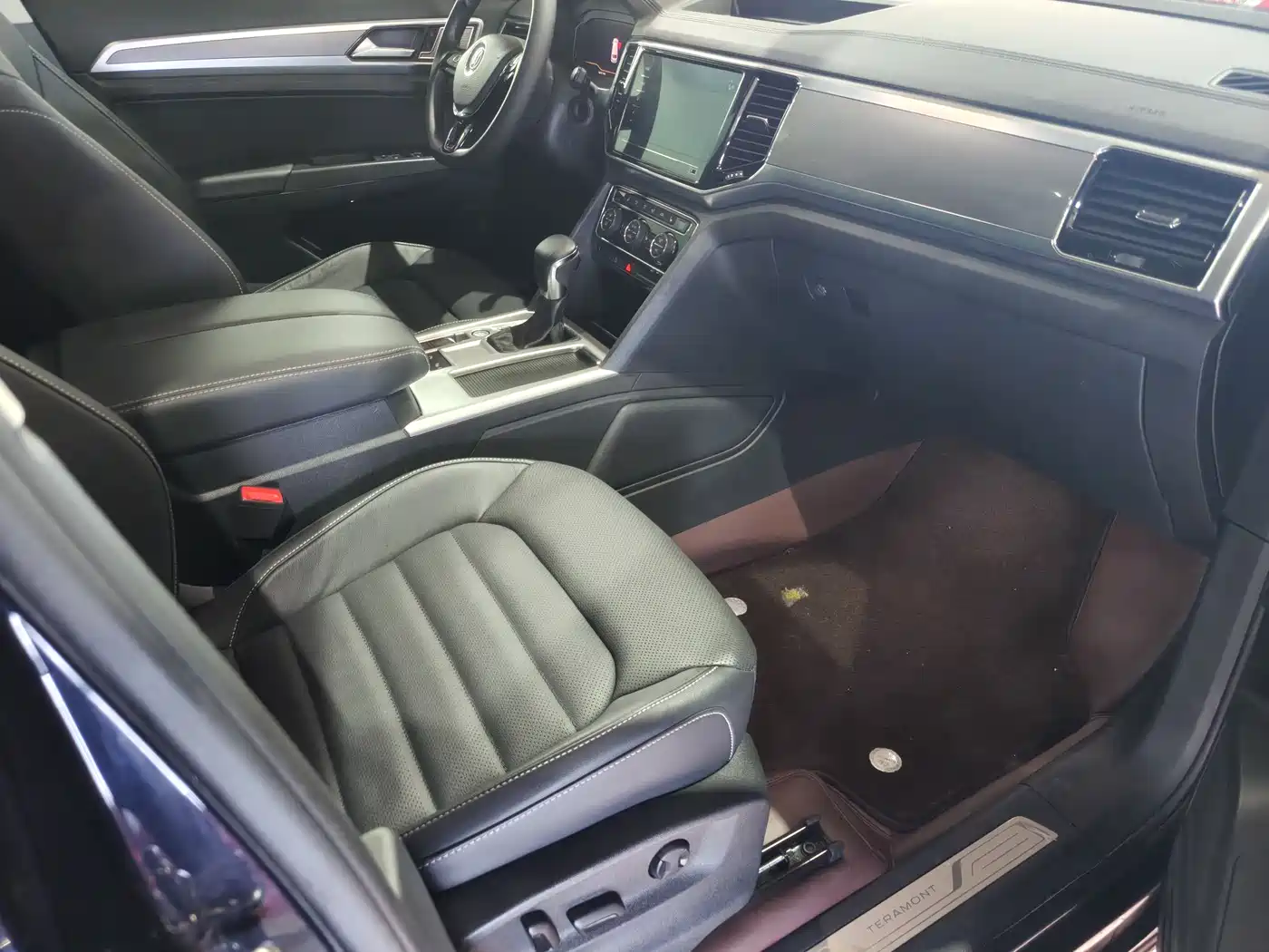 Volkswagen Teramont 2020 330TSI 2WD Luxury China VI фото 7