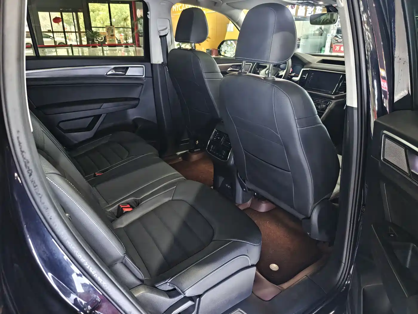 Volkswagen Teramont 2020 330TSI 2WD Luxury China VI фото 8