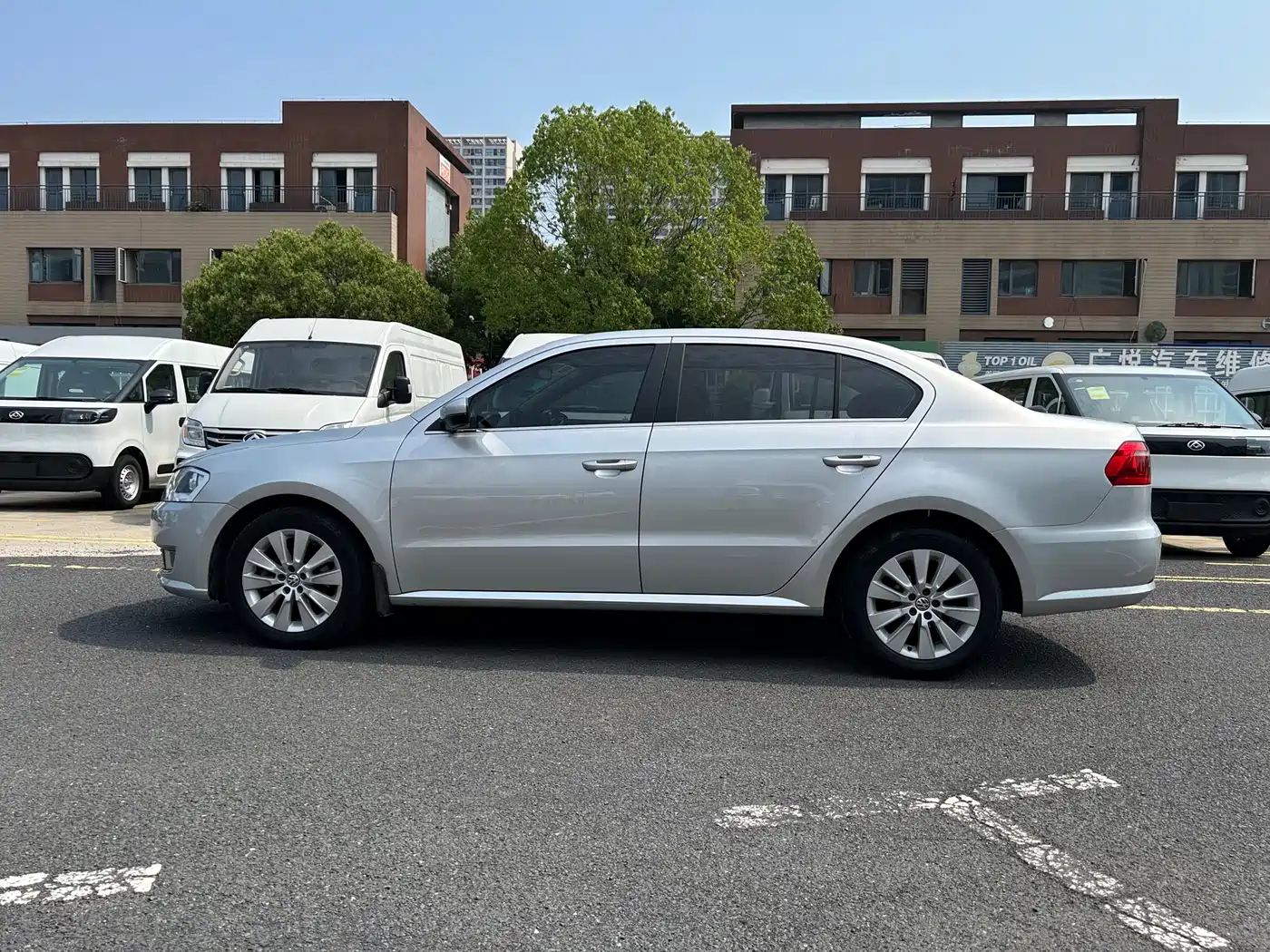 Volkswagen Lavida 2013 Facelift Classic 1.6L Automatic Comfort фото 7