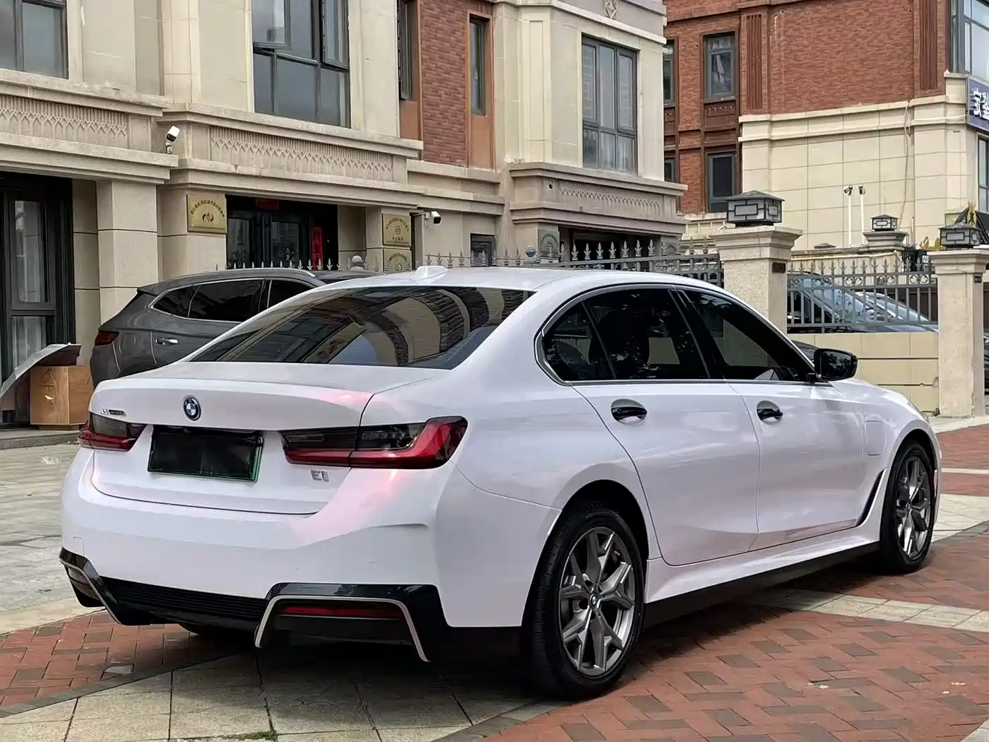 BMW i3 2022 eDrive 35 L фото 16