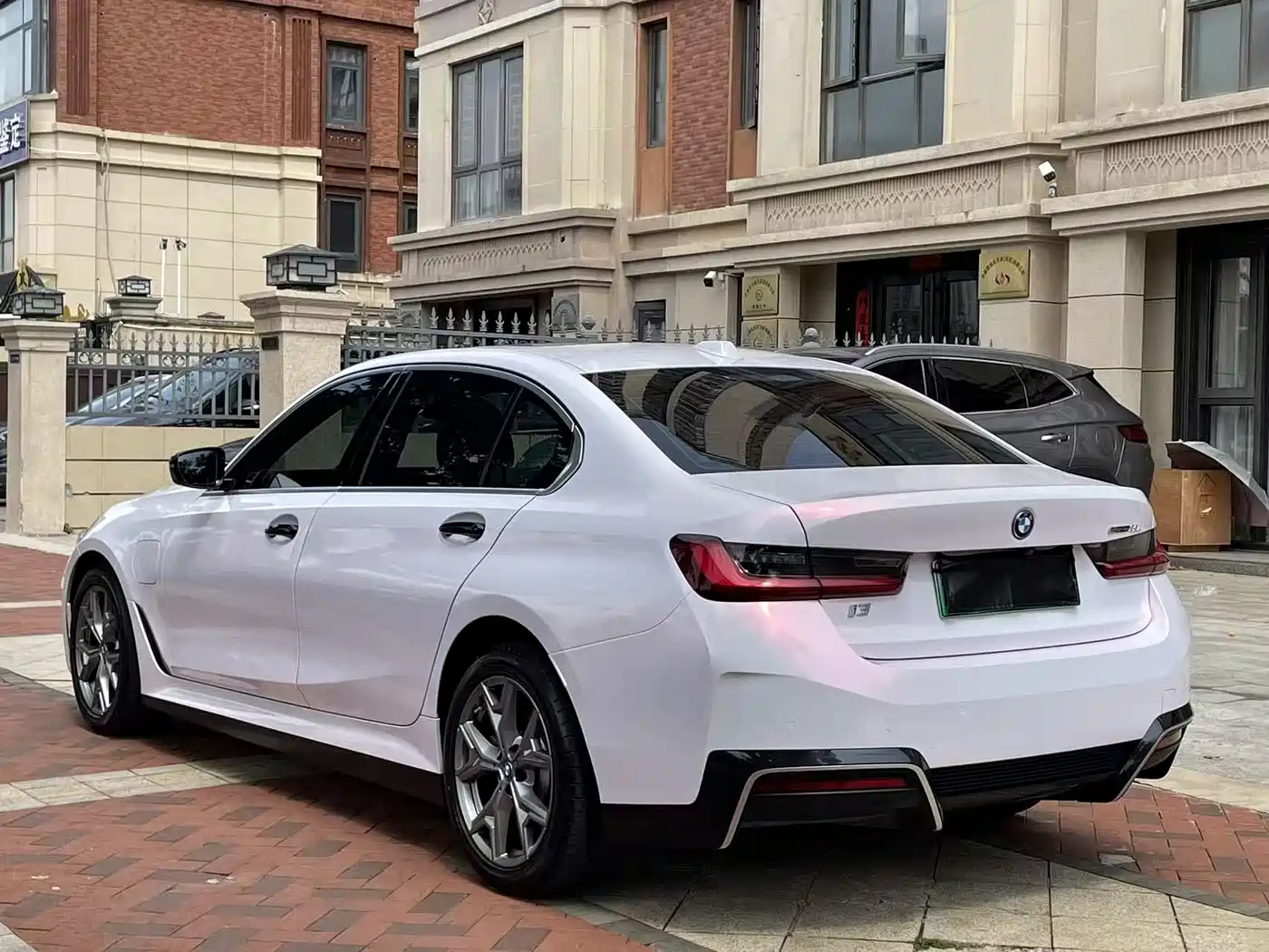 BMW i3 2022 eDrive 35 L фото 7