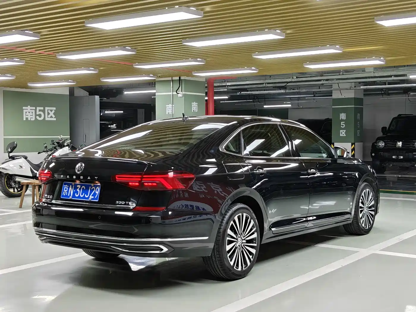 Volkswagen Passat 2019 330TSI Luxury Edition China VI фото 5