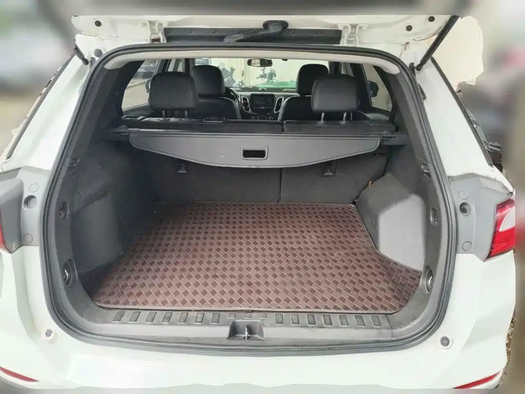 Фото 5 - Chevrolet Equinox