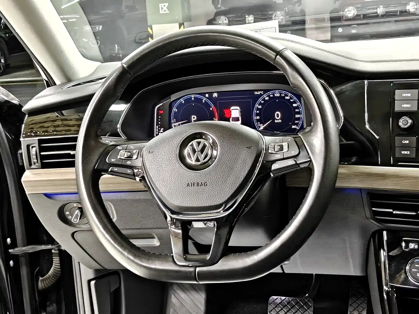 Volkswagen Passat 2019 330TSI Luxury Edition China VI фото 11