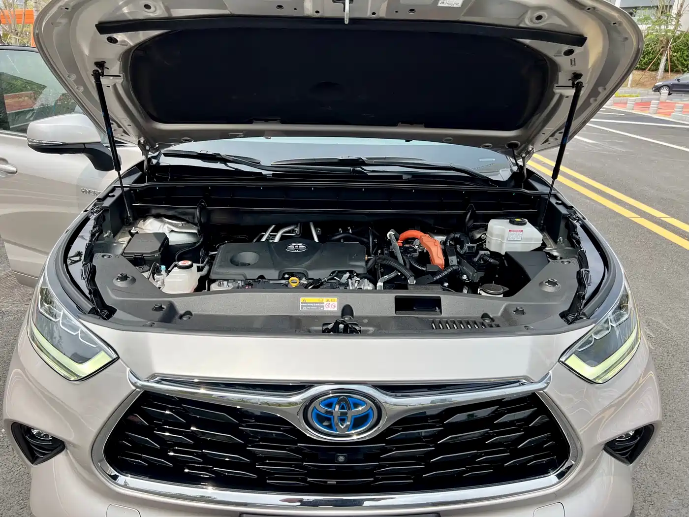 Toyota Highlander 2022 Dual Engine 2.5L 4WD Supreme Edition 7-Seater фото 34
