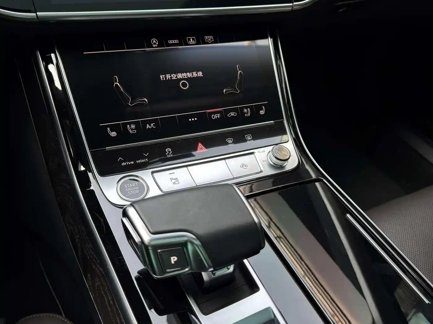 Audi A8 2022 A8L 50 TFSI quattro Comfort Collector's Edition фото 6