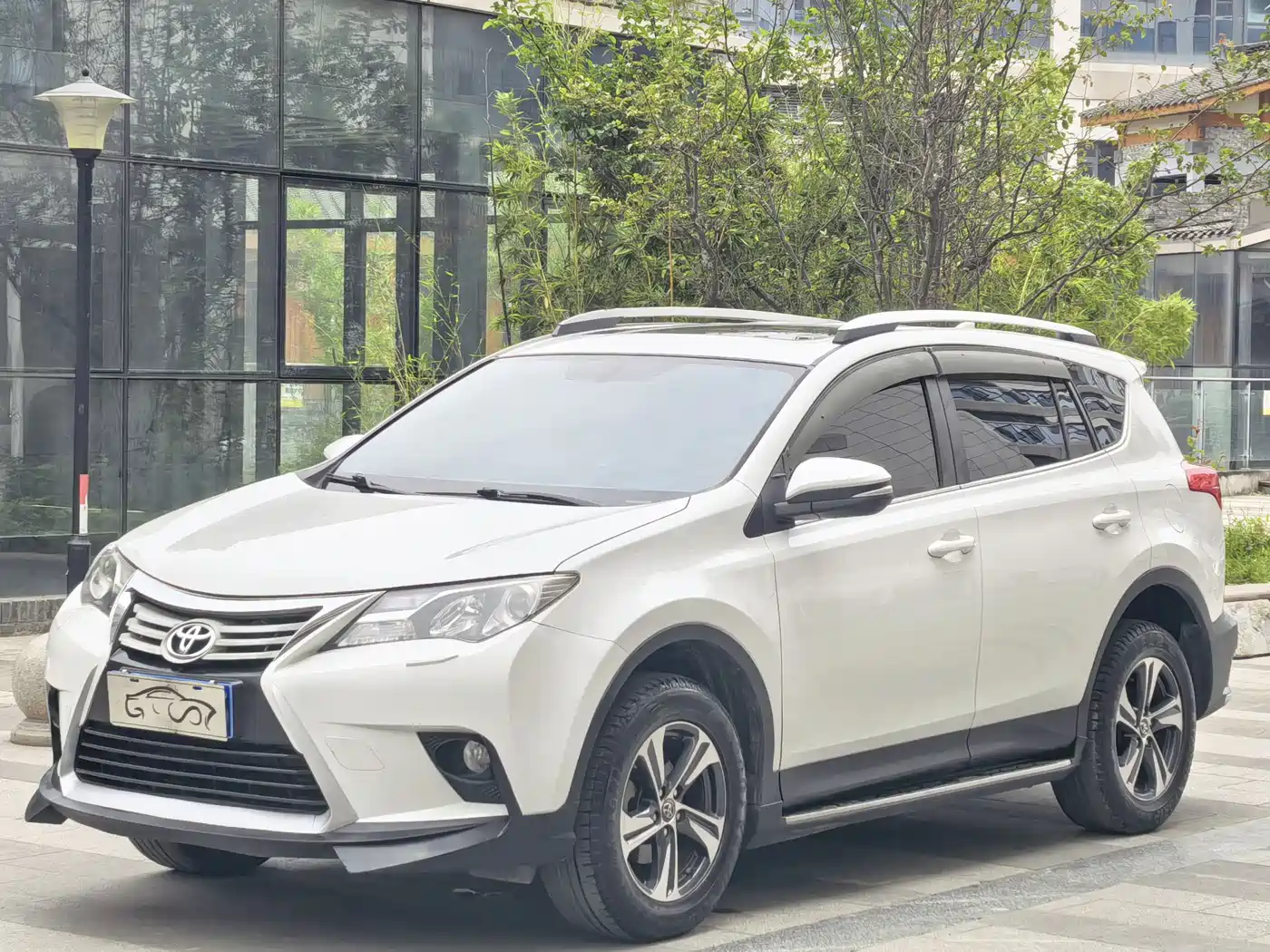 Toyota RAV4 Rongfang 2015 2.0L CVT 2WD Trend Edition