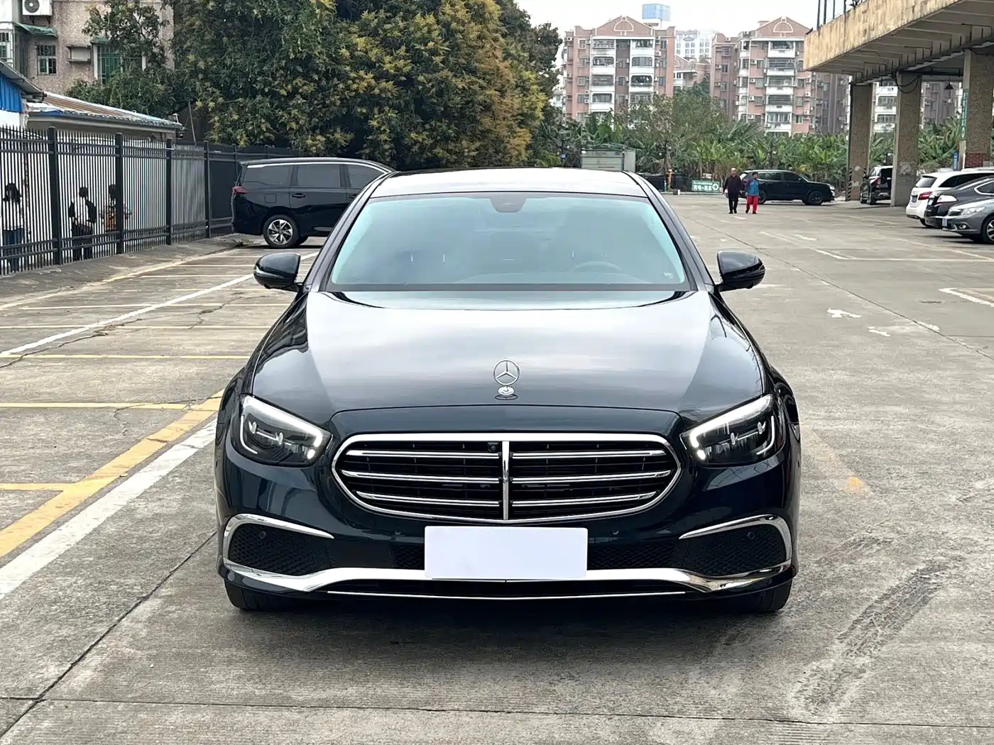 MERCEDES-BENZ E CLASS