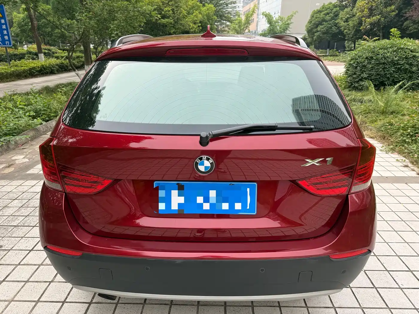 BMW X1 (Import) 2010 sDrive18i Luxury Model фото 2