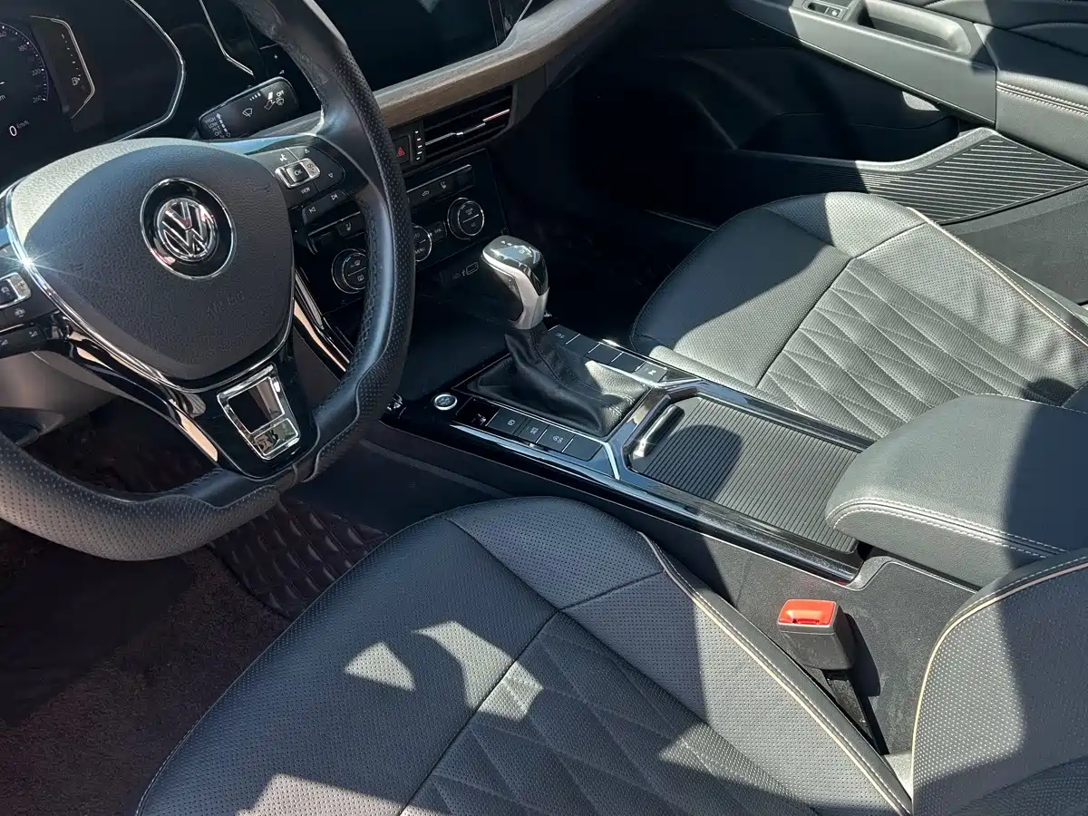 Фото 9 - Volkswagen Passat