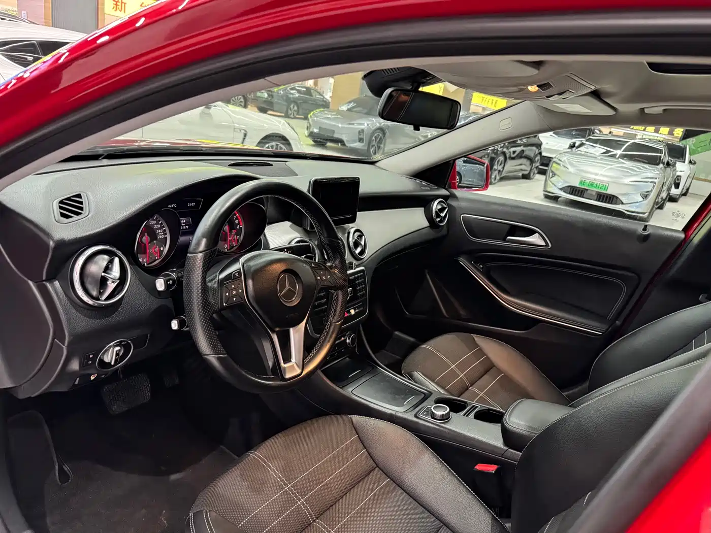 Mercedes-Benz GLA (Import) 2015 GLA 200 фото 6