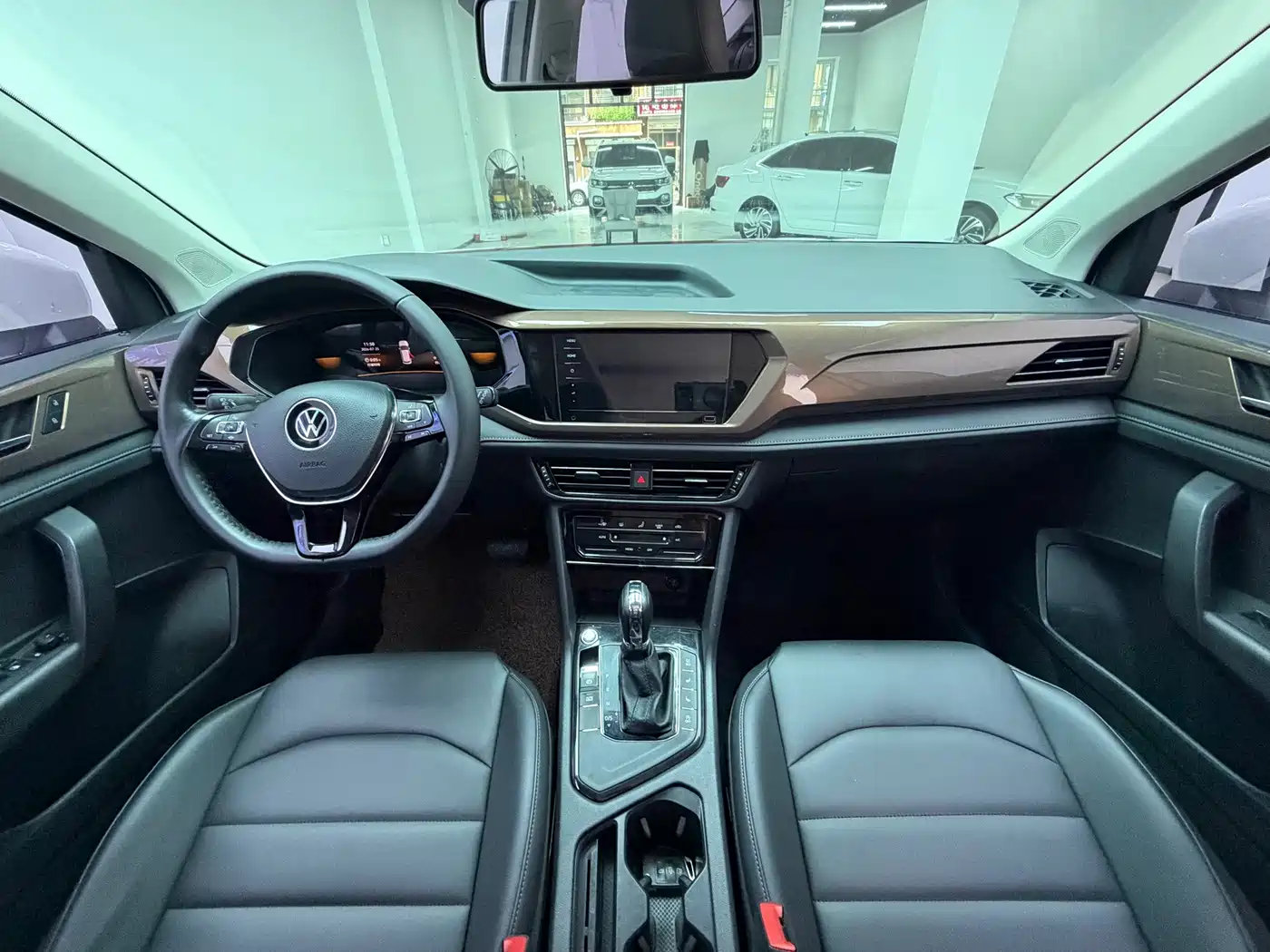 Volkswagen Tharu, миниатюра 16