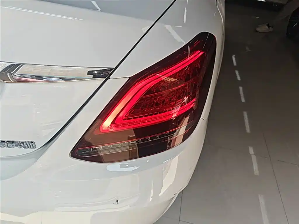 MERCEDES-BENZ CLASS C