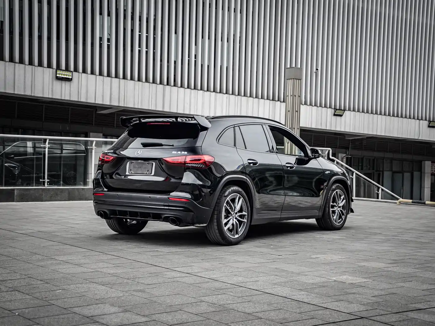 Mercedes-Benz GLA AMG 2023 Model AMG GLA 35 4MATIC фото 4