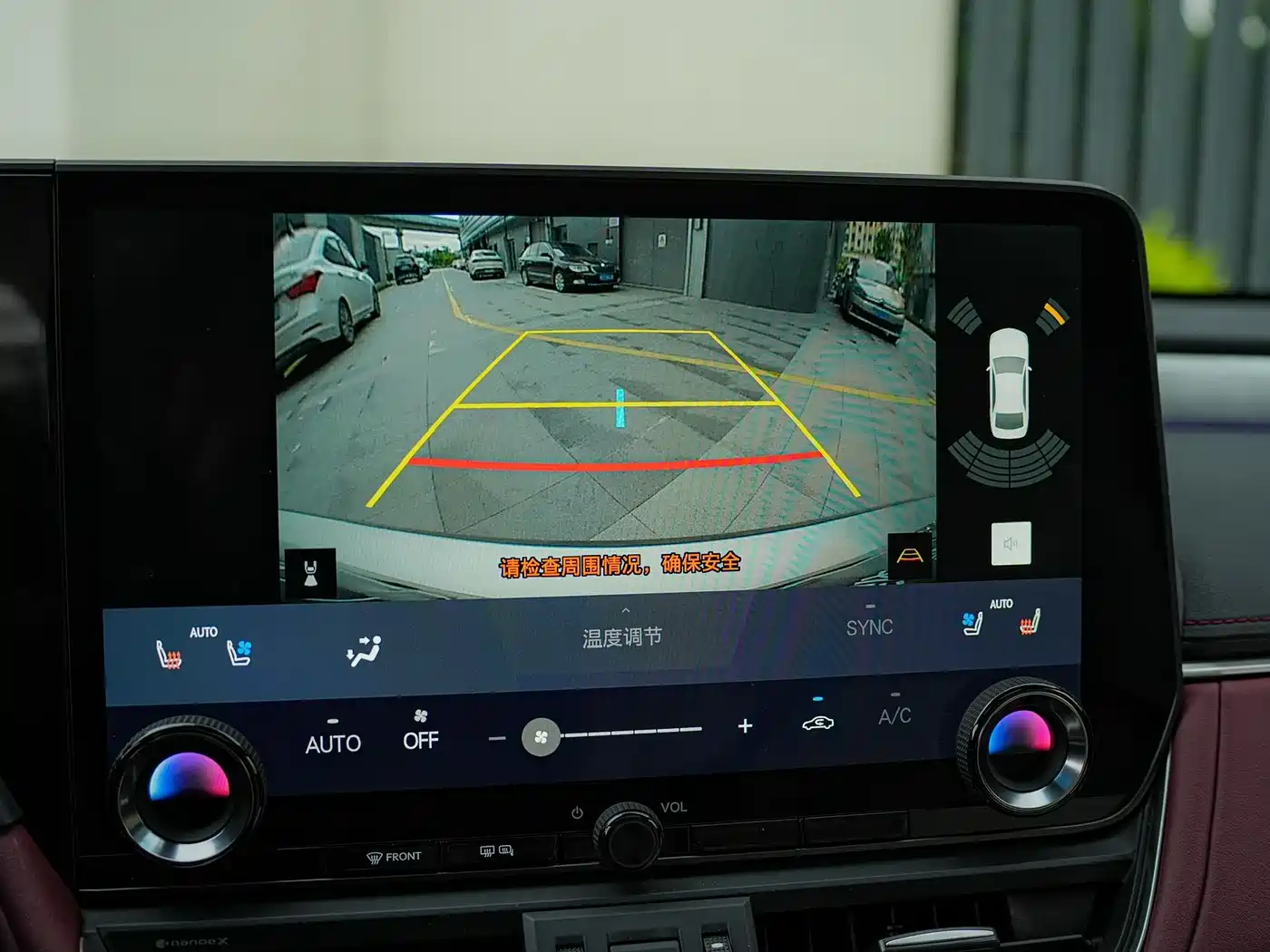 Lexus ES 2025 300h Ultimate Edition фото 23