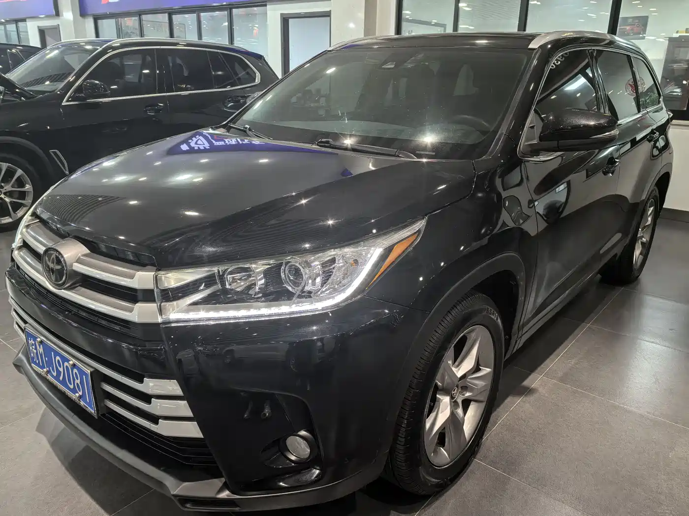 TOYOTA HIGHLANDER