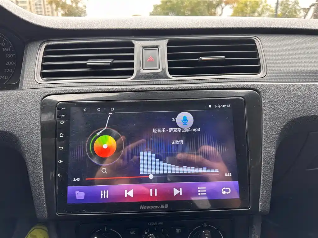 Volkswagen Santana 2015 1.6L Automatic Comfort Edition фото 5