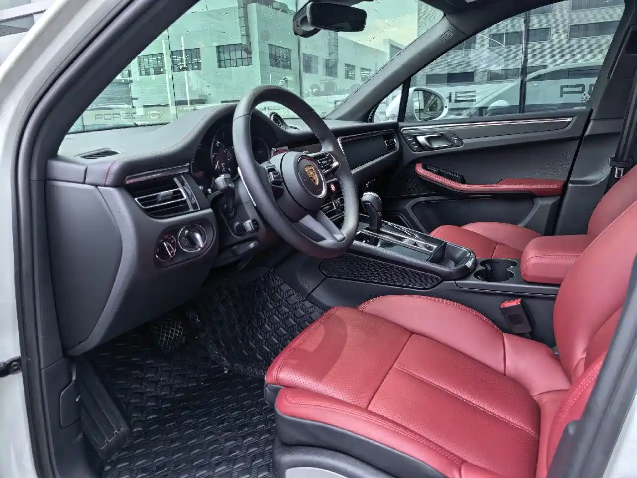 Porsche Macan 2024 Macan 2.0T фото 20