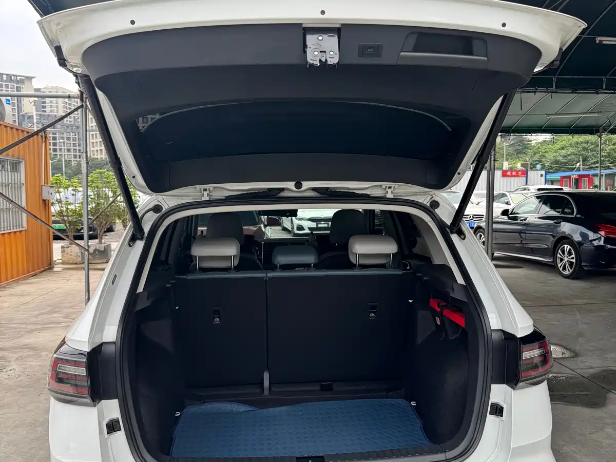 Volkswagen Tharu 2023 300TSI 2WD Moon Premium Edition фото 20