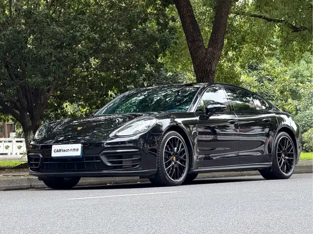 Porsche Panamera 2023