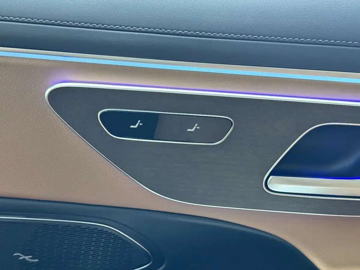 Mercedes-Benz E-Class 2024 E 300 L Fashion фото 21