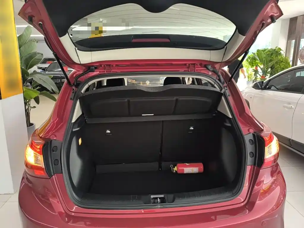 Nissan Tiida 2022 2021 1.6L CVT Cool Edition
