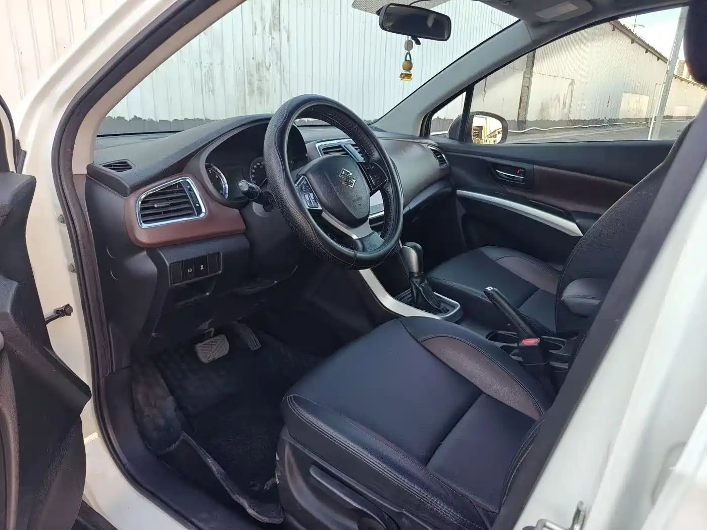 Suzuki Xiaotu 2018 2017 1.6L CVT 2WD Urban Progressive Edition