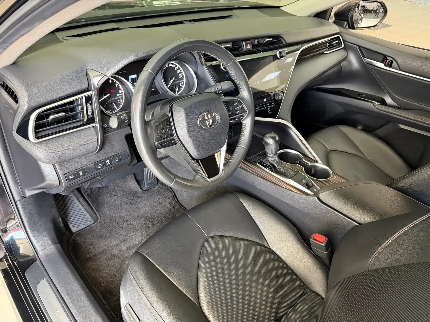 Toyota Camry 2021 2.0G Luxury Edition фото 10