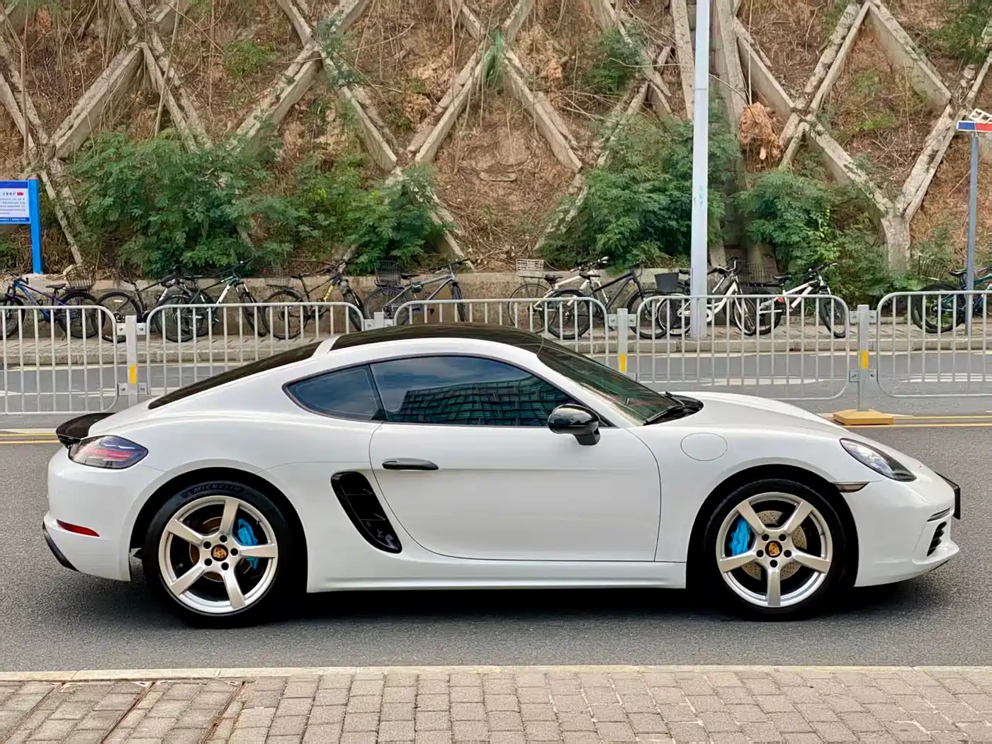 Porsche 718 2016 Cayman 2.0T фото 5