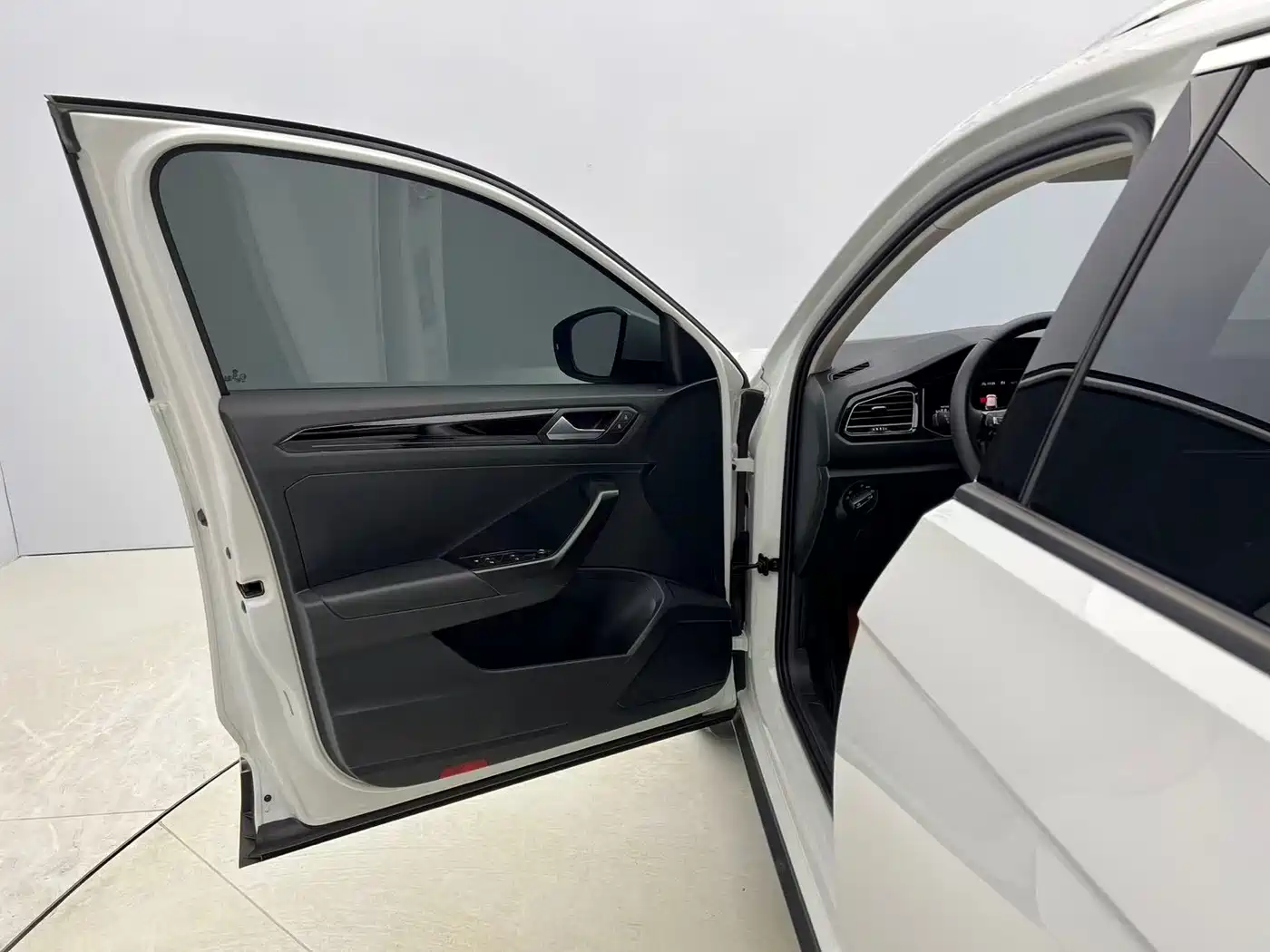Volkswagen T-ROC 2022 280TSI DSG 2WD Comfort PLUS фото 22
