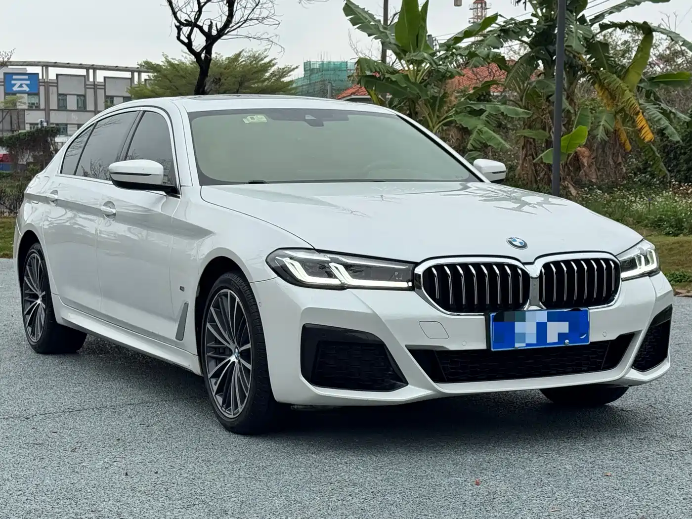 BMW 5 Series 2022 Facelift 530Li Leading M Sport Package фото 3